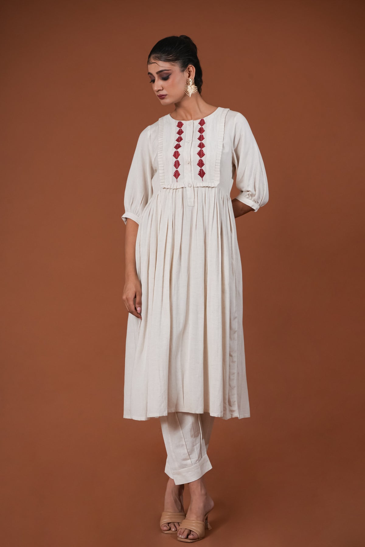 Off White embroidered Kurta Set